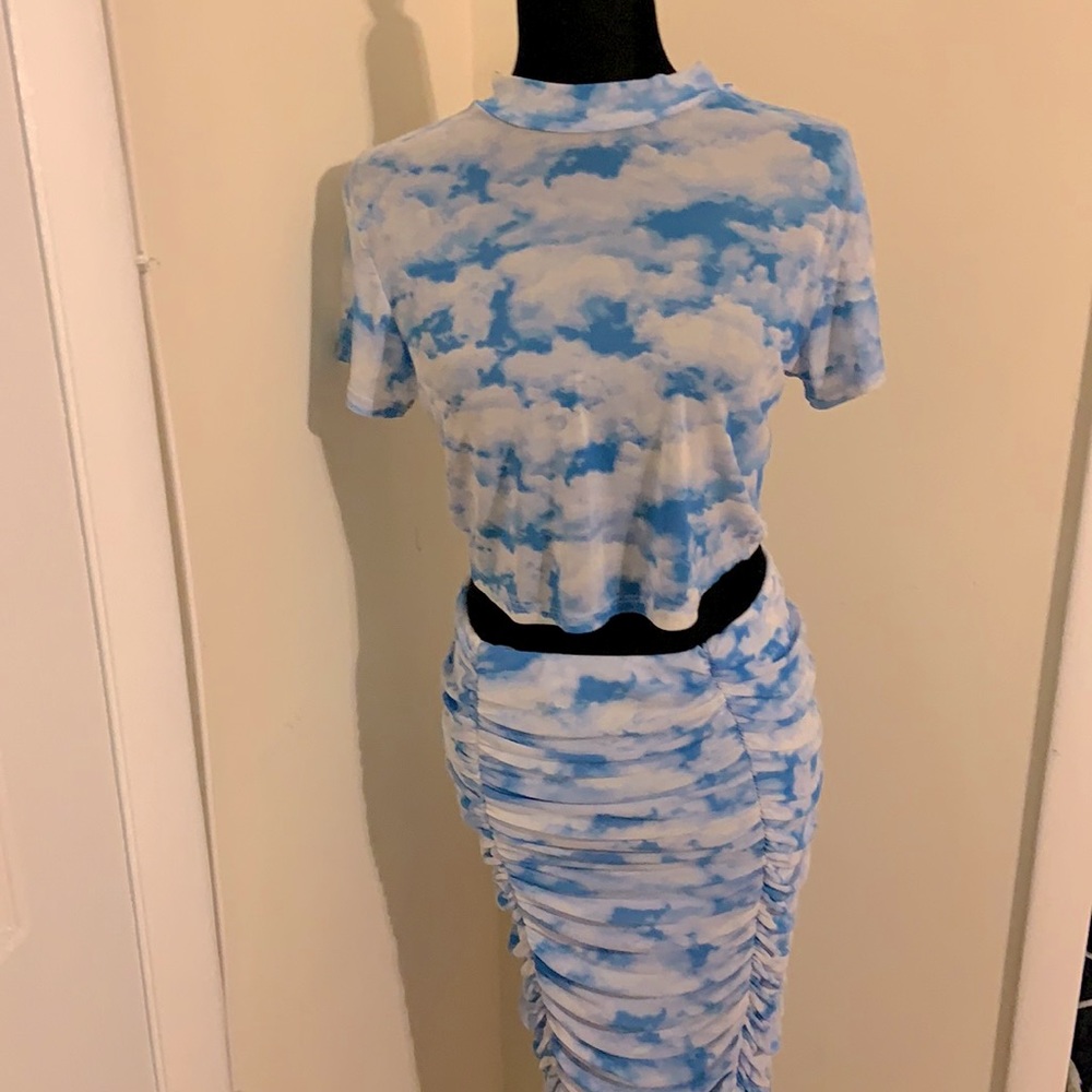 Cloudy 2 Piece
